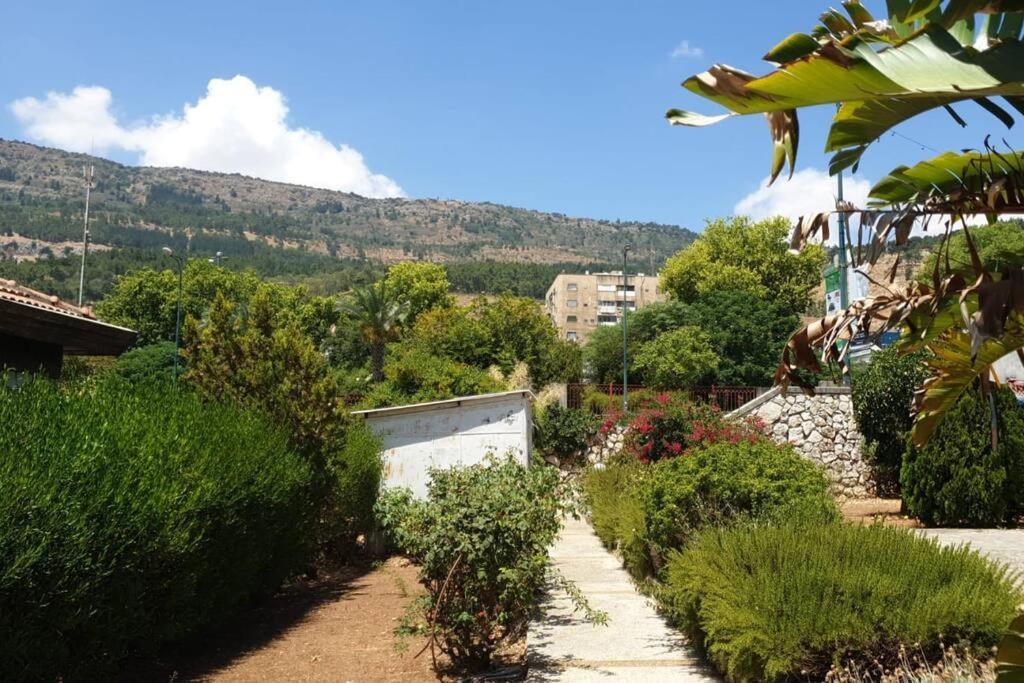 דירת אירוח כפרי בלב קריית שמונה Apartment Exterior photo